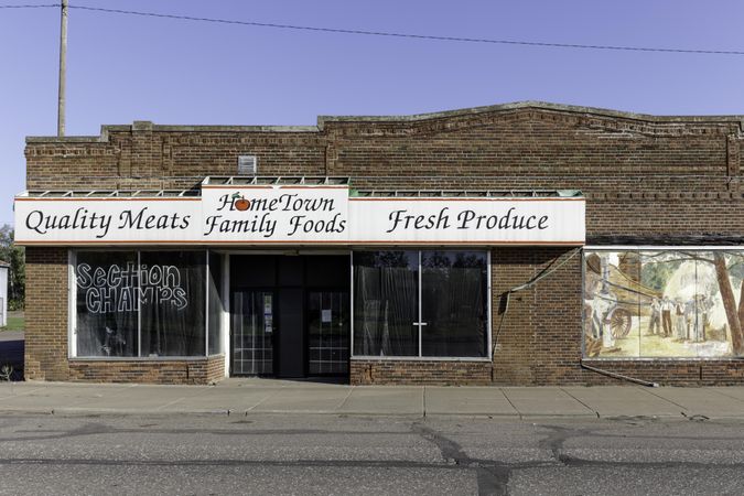 Hometown Family Foods in Cromwell, Minnesota