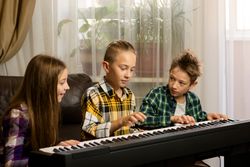 Kids' Joyful Piano Time