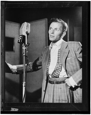 New York City, New York, USA - 1947: Portrait of Frank Sinatra, Liederkrantz Hall