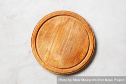 Plain wooden circular cutting board 0L23X4