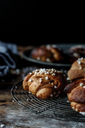 Cardamom buns on grating