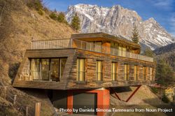 Mountain house with modern architecture 0WDxp5