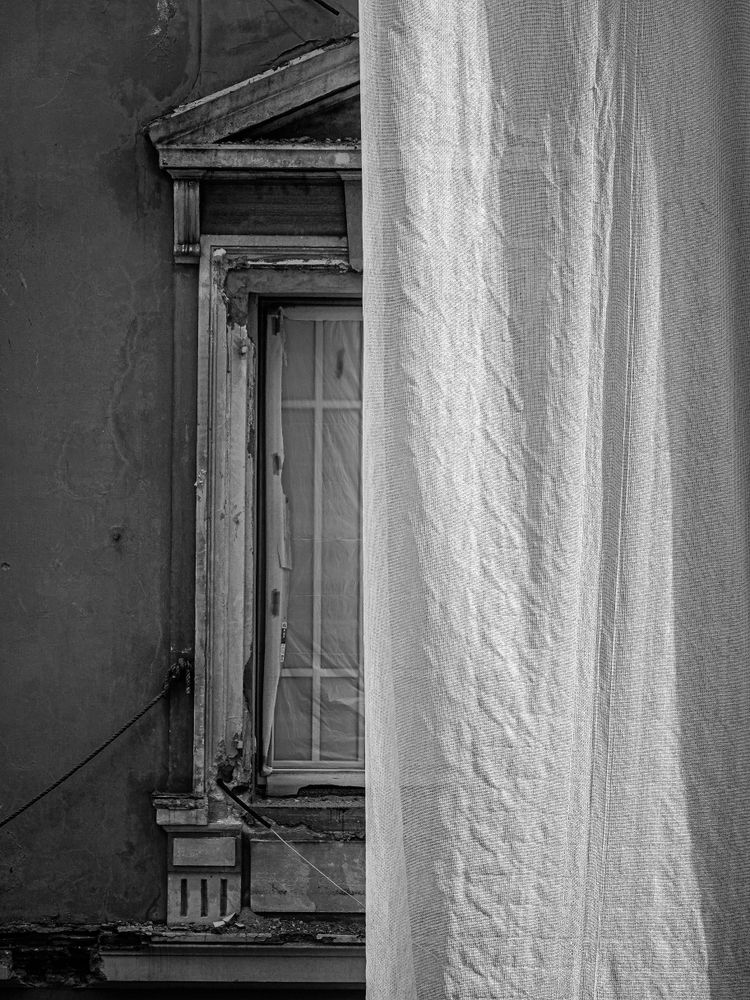 Facade conservation of run down villa on the Blvd d'Italie, Monaco