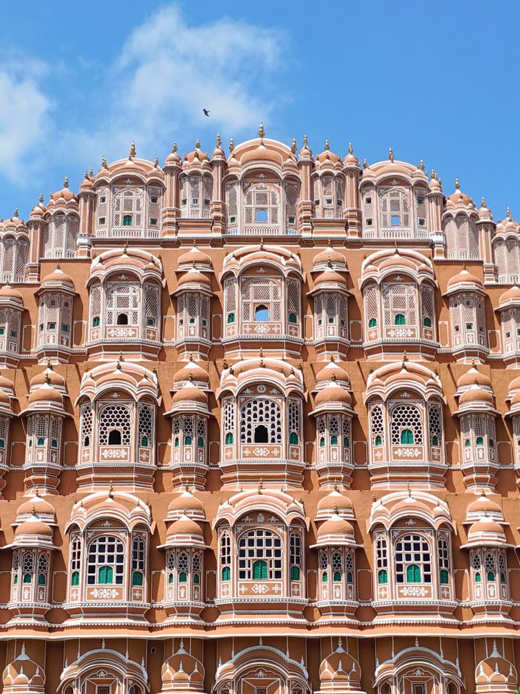 close-up of lower façade windows of hawa mahal jaipur