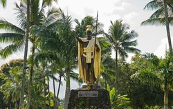 Golden statue of Kamehameha The Great in Hawaii Hawaii E433P4