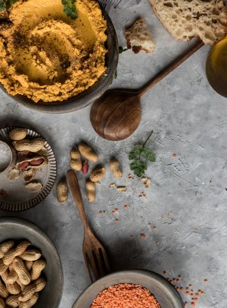 Lentil hummus with carrot and peanuts