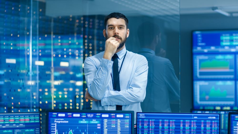Stock Market Top Trader Thinking Hard on Selling Stocks at the Best Time.