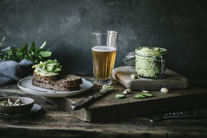 Toasts with cashew pate