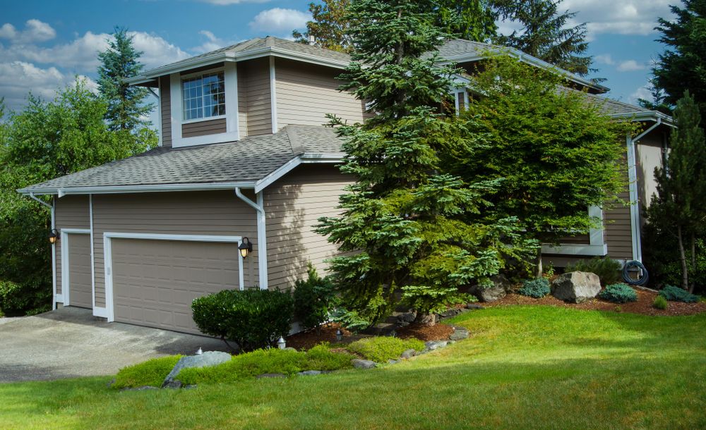 Clean home with neatly trimmed yard
