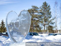 Ice sculpture of heart 5XRRKb