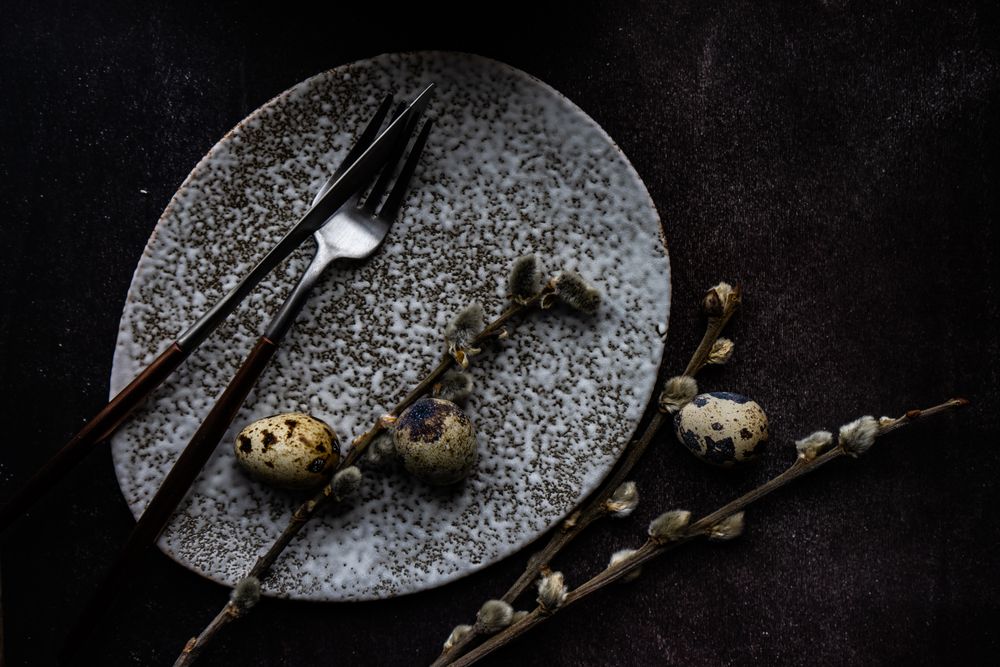 Easter table setting with quail eggs