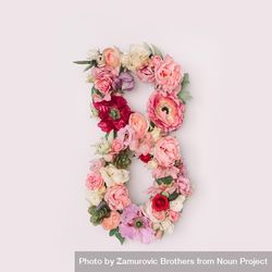 Number 8 made of real natural flowers and leaves bDYqr0
