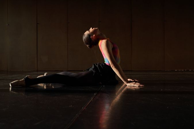 Warm-up and rehearsal of a professional ballet dancer