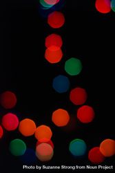 Red and green bokeh holiday lights 0vLGo4