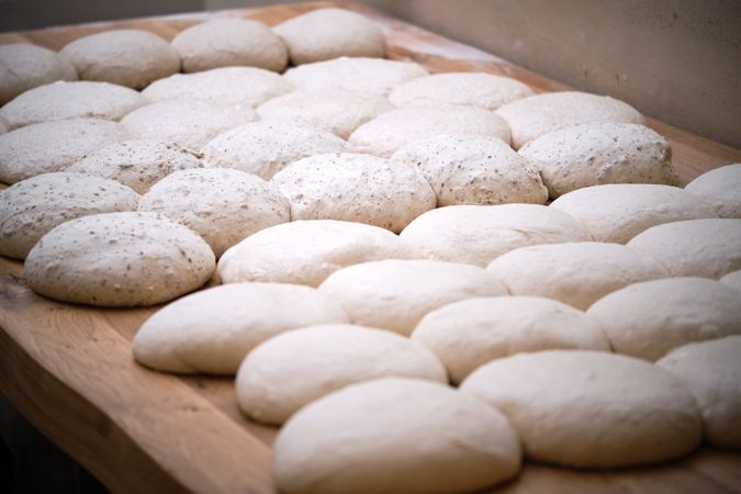 Photo detail of leavened bread dough ready for baking