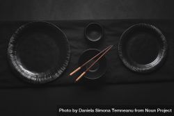 Dark tableware and bamboo chopsticks 42LQ30