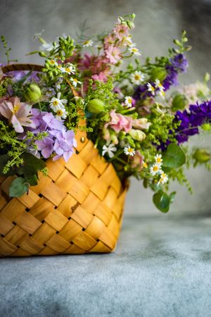 Fresh summer floral thatched box