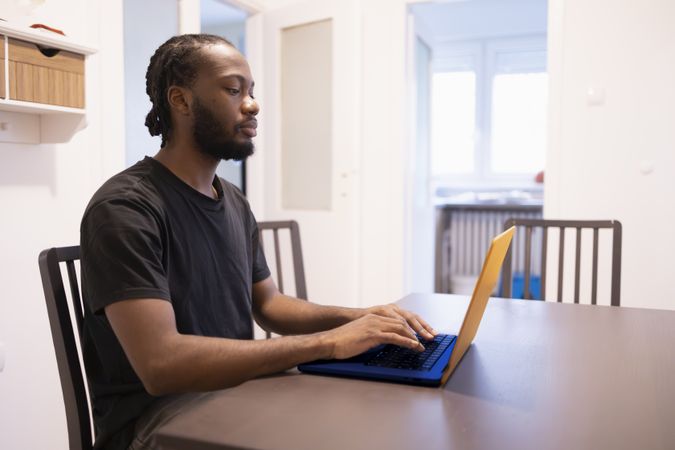 Digital Productivity in a Clean Workspace.