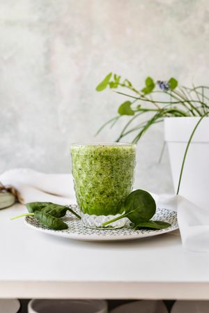 Healthy green smoothie detox