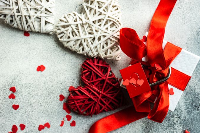 Thatched heart decorations with gift box with red ribbon