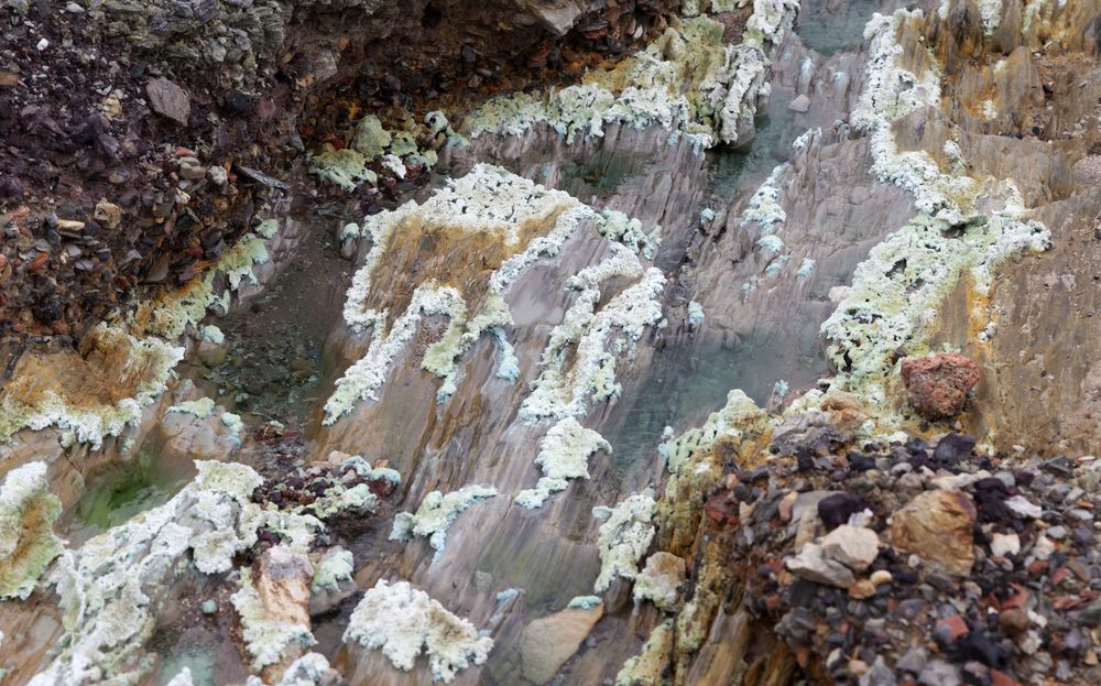 Sediments on rocks