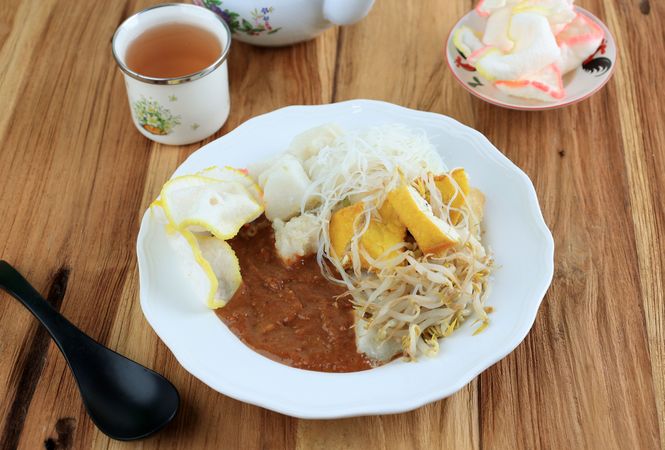 Ketoprak Tahu or Tofu Rhombus