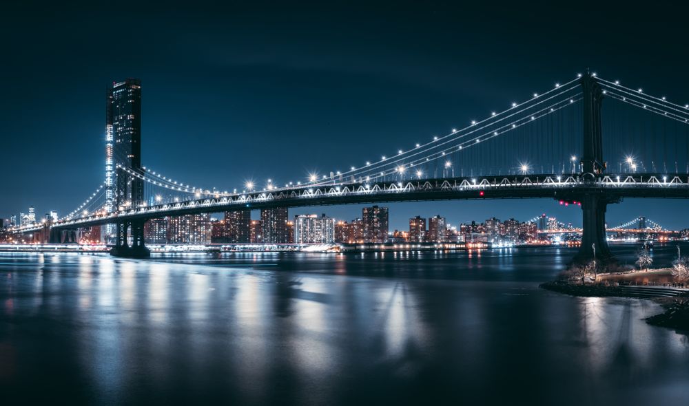 Brooklyn bridge at night