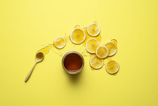 Lemon slices with honey