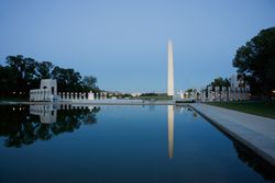 Reflecting Pool on the National Mall with the Washintong Monument reflected, Washington, D.C. 4mWMe0