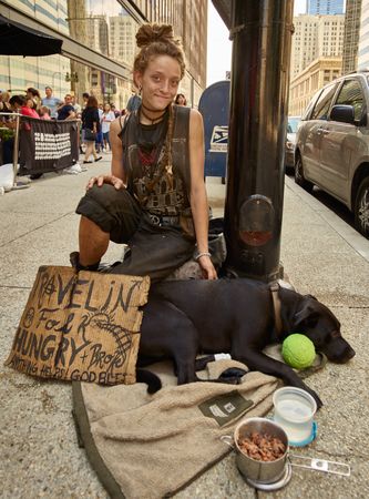 Nicole Fightmaster and her dog, Odessa, living on the street in Chicago