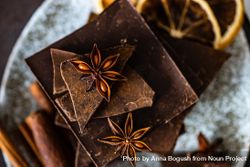 Chocolate bark with anise star spices 0KvQYb