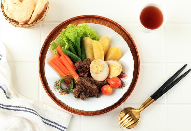 Bistik jawa belat solo, Javanese style beef with potato and egg