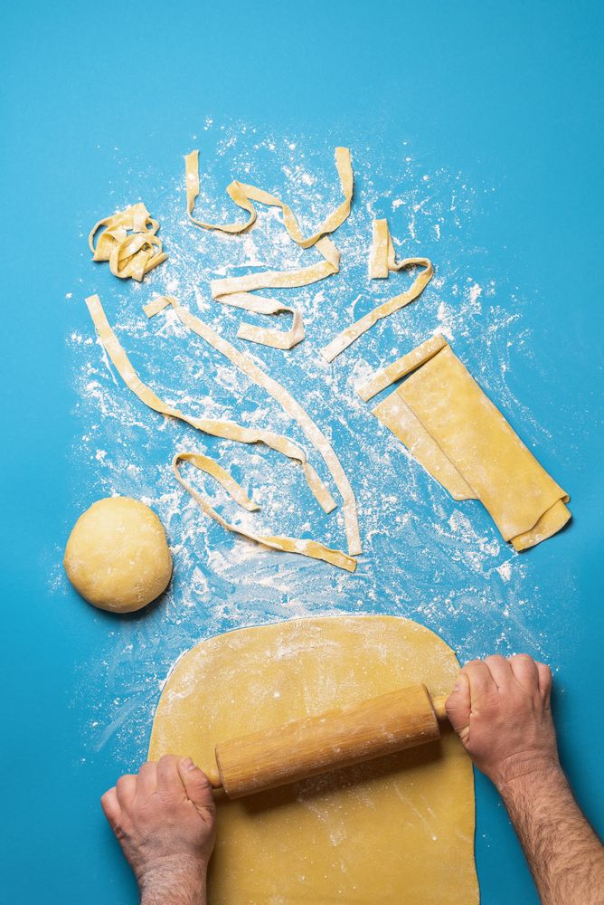 Making tagliatelle at home from scratch