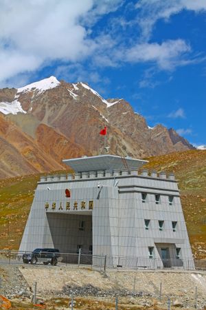 Khunjerab Pass border crossing between Pakistan and China