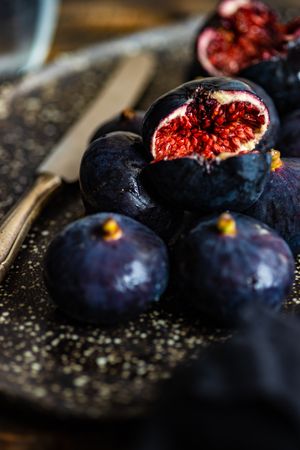 Close up of organic figs in a bowl