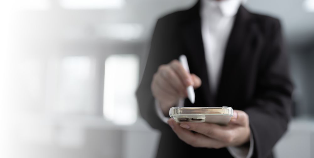 Mobile business communication on smartphone