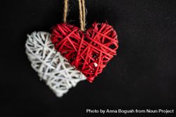 Thatched Valentine heart decorations 5oDDgg