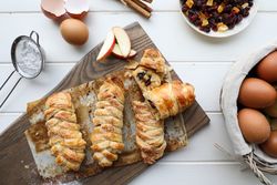 Strudels with apple and raisins