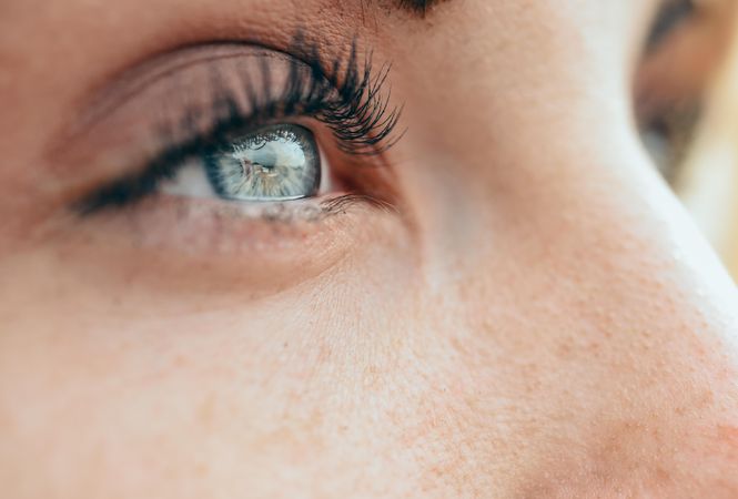 Close up of woman’s blue eyes