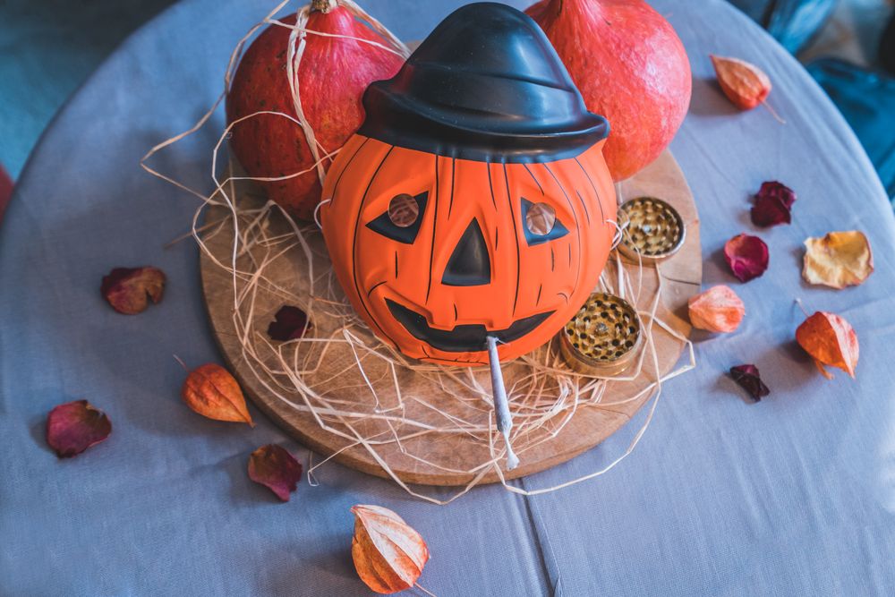 Pumpkin mask with spliff