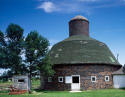 1920 round barn made of hollow tile near Sioux Falls, South Dakota